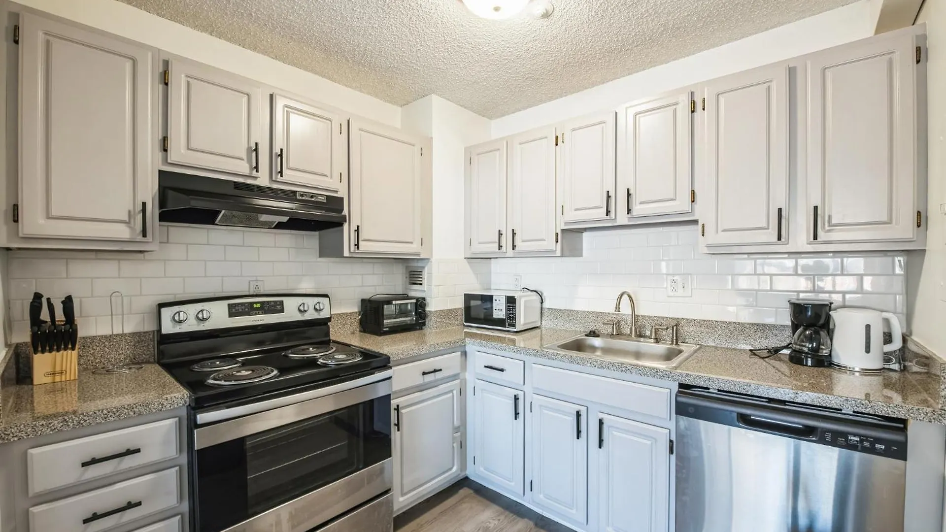 Legacy At Imperial Village 211 I 1 Bed 1 Bath 리치먼드 0*,