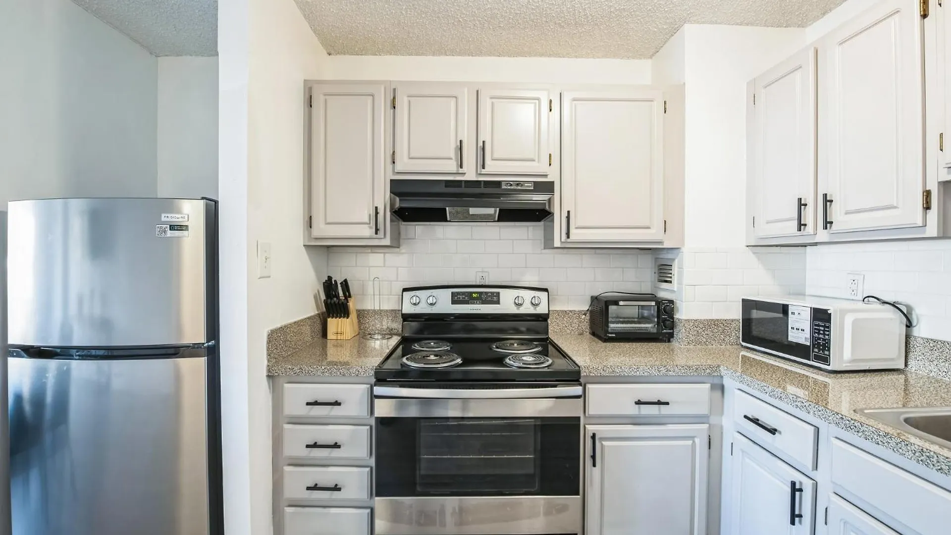Legacy At Imperial Village 211 I 1 Bed 1 Bath 리치먼드